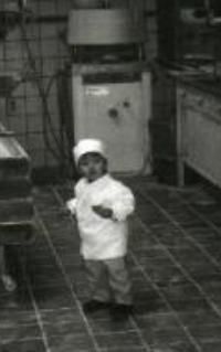 "Bäckerin" Leonie Engert (2J.) - Spezialität Zuckerplätzchen! (1999)